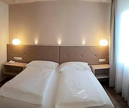 Hotel-restaurant Gollner ホテル 3*