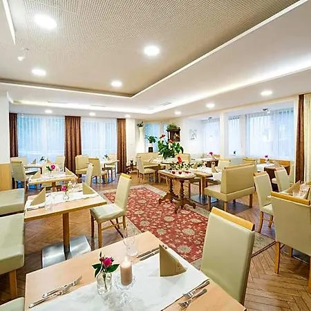 ホテル Hotel-restaurant Gollner 3*